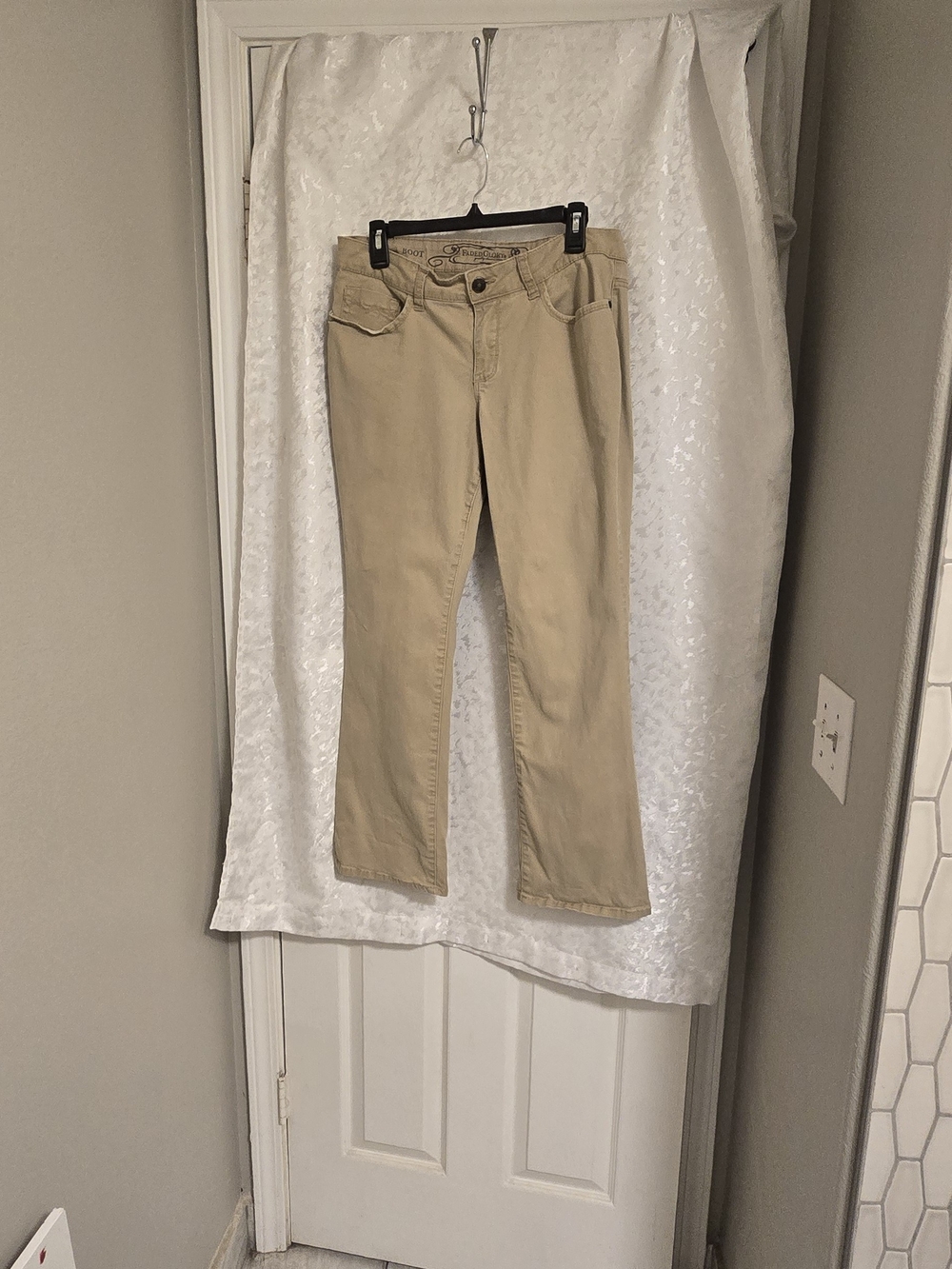 Faded Glory Women's Straight-Leg Jeans in Khaki